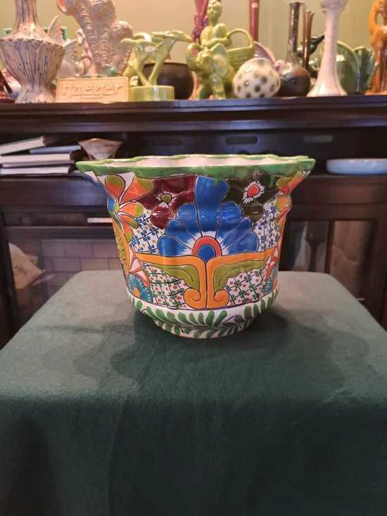 Mexican Planter  Pot W/Scallooed Top 9"Tall 9"Wide Outdoor Use - Picture 6 of 6